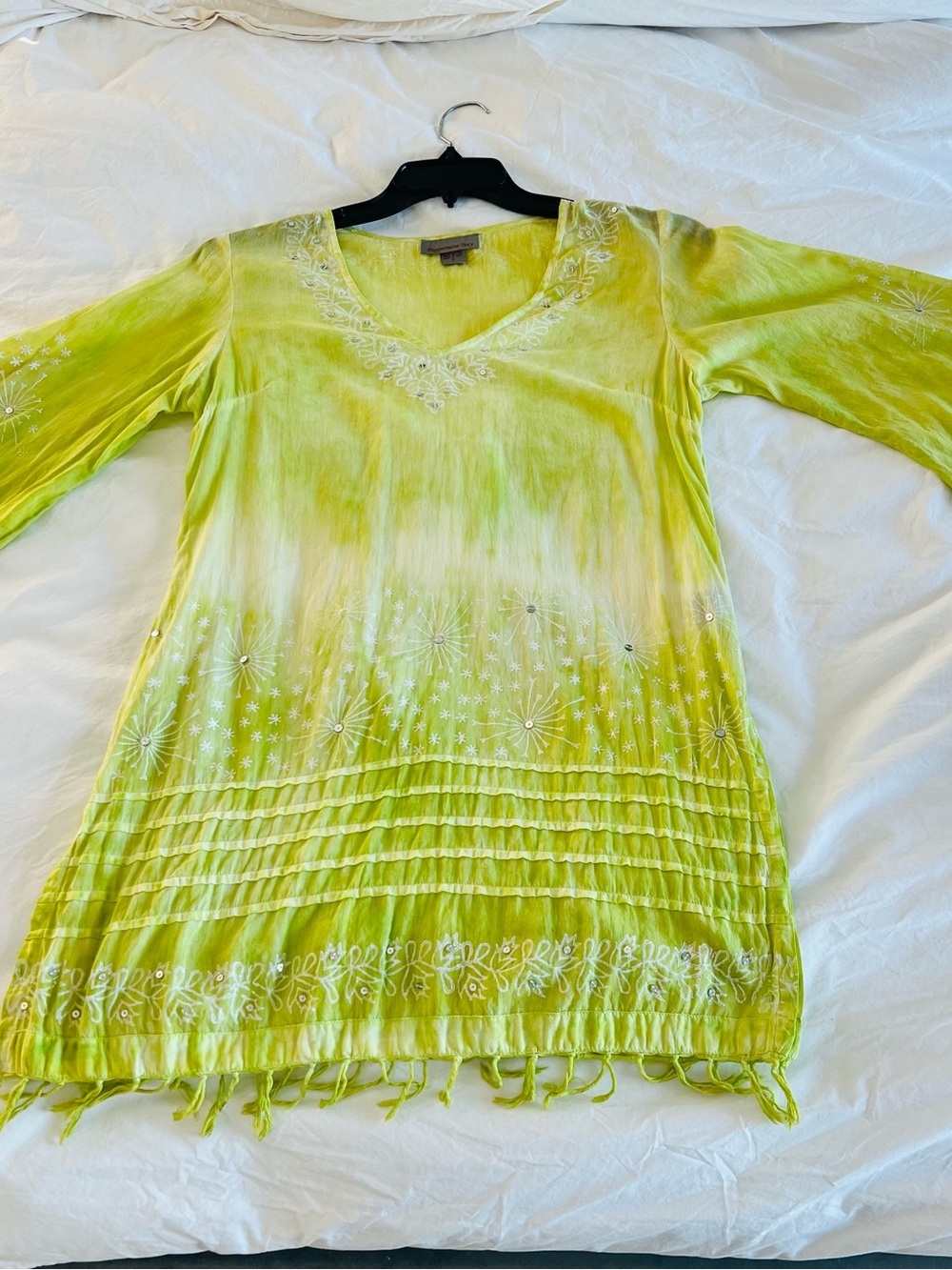 Chic Lime Green Embroidered V-Neck Women's Swimwear Coverup